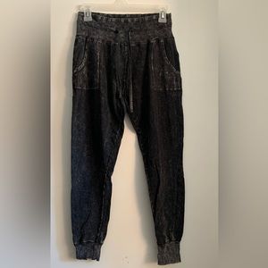 Livi Leggings by Olivia Rae